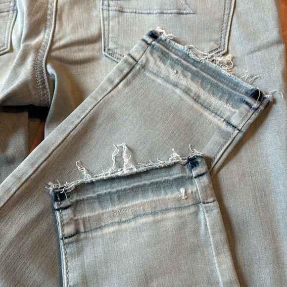 American Eagle High Rise Ripped Jegging Size 8 regular - Picture 8 of 8